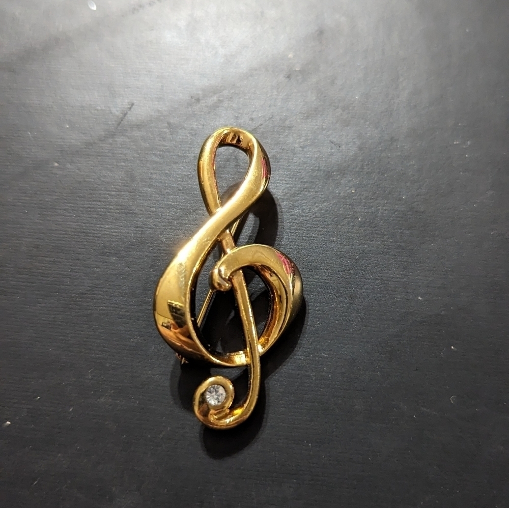 Liz Claiborne Gold Tone Treble Clef Music with Clear Rhinestone Brooch Pin